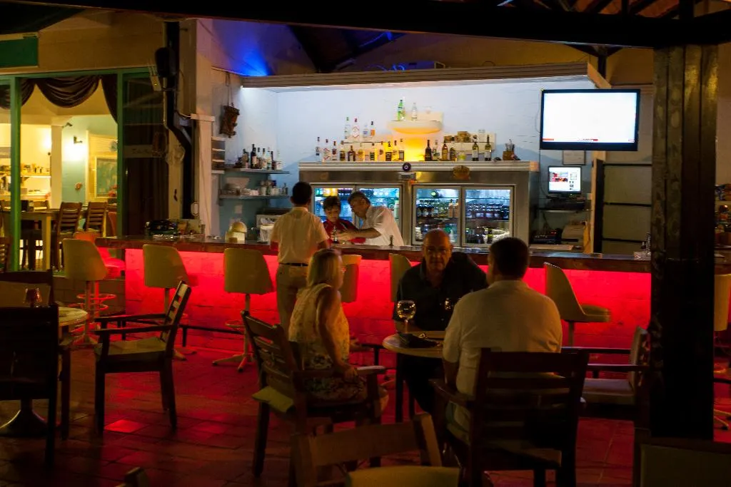Bar, Rebin Beach, Dalaman