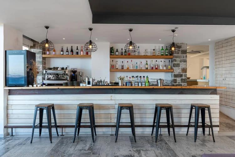 Bar, Zeus Eleva Miraya, Crete