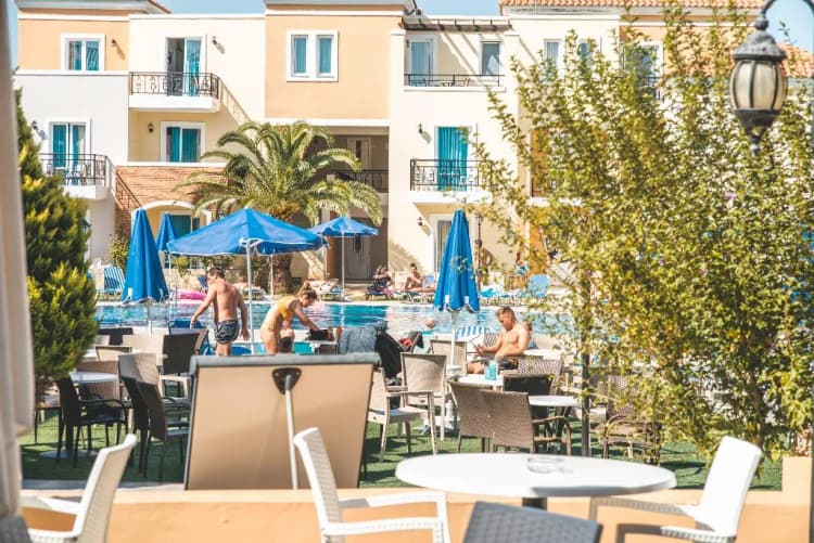 Bar, Chrispy Waterpark Resort, Crete