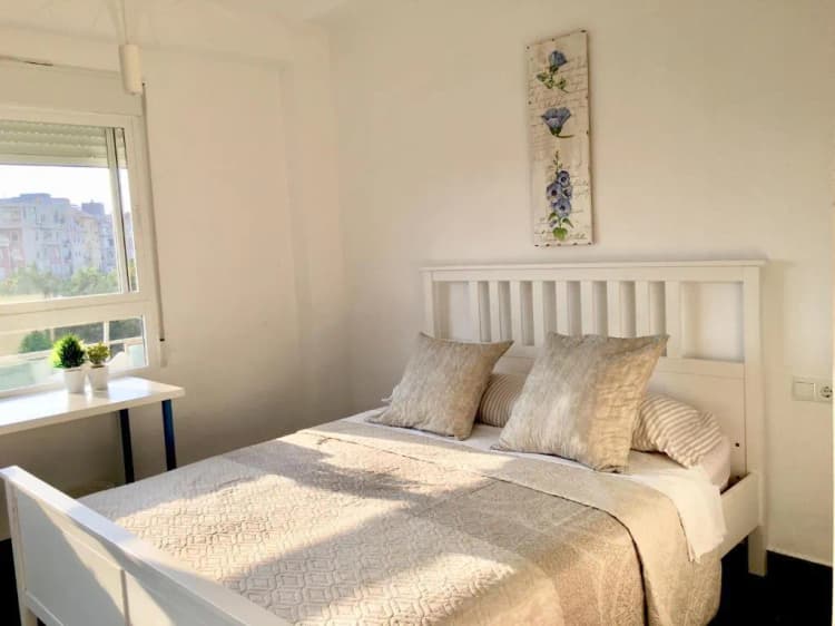 DOUBLE WITH SHARED BATHROOM Room, Guest House Torres De Quart, Valencia
