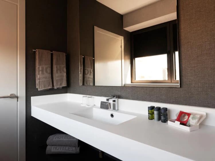 Double or Twin STANDARD Room, HG City Suites Barcelona, Barcelona