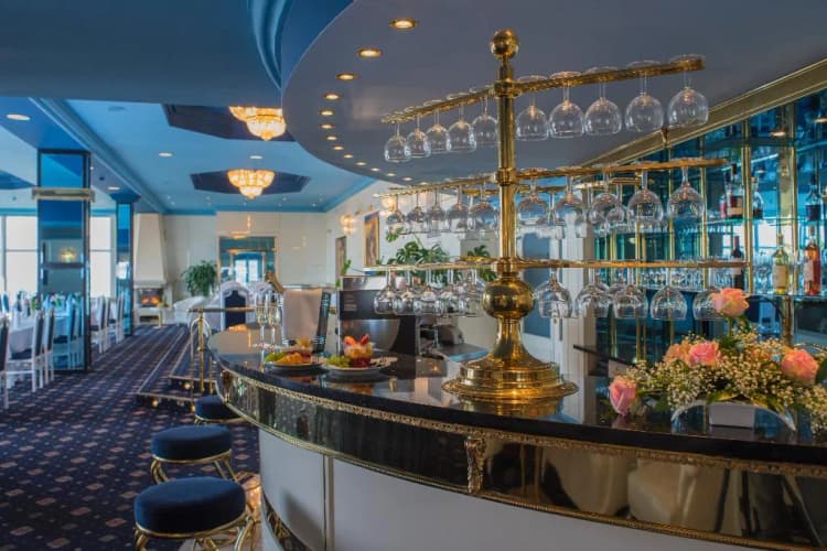 Bar, Top Hotel Praha, Prague