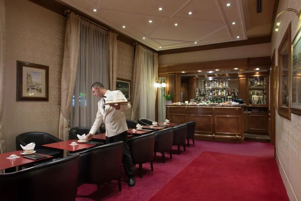 Bar, Hotel Berna, Milan
