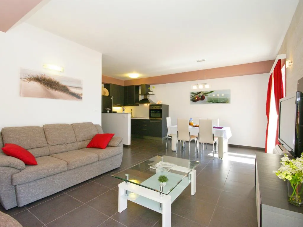 APARTMENT CAPACITY 2 Room, Apartments Elza, Split