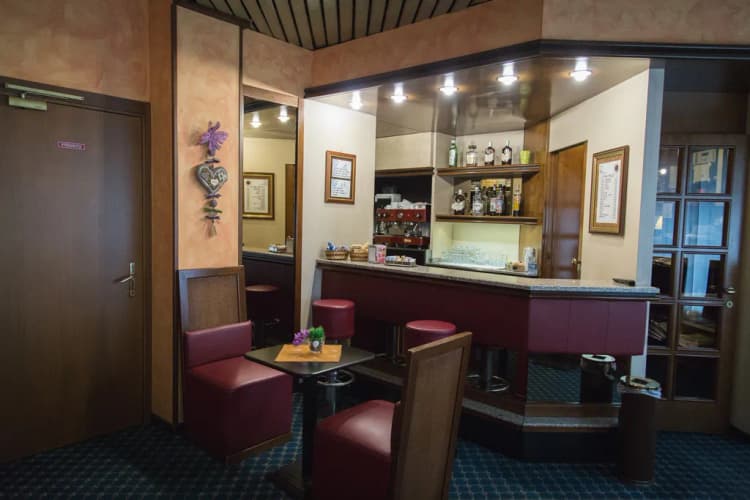 Bar, Accursio, Milan