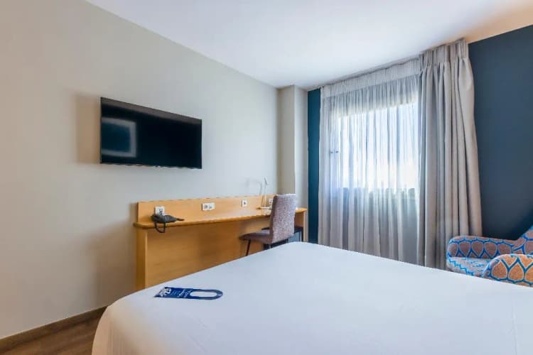 DOUBLE Accessible Room, Travelodge Madrid Alcala de Henares, Madrid
