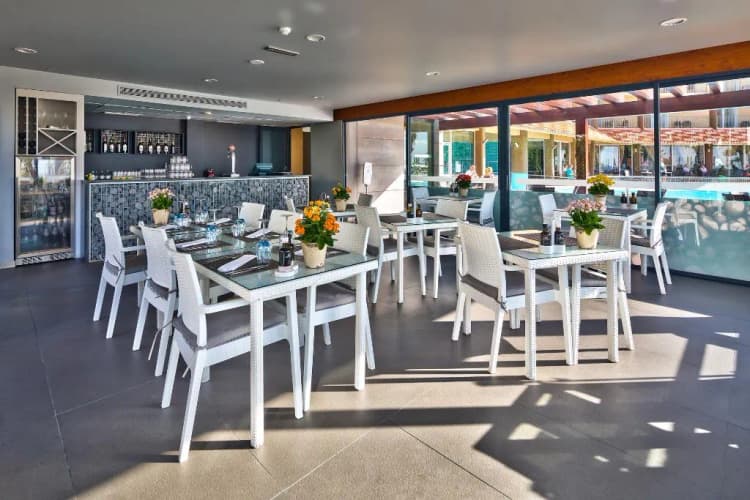 Bar, The Views Oasis, Madeira