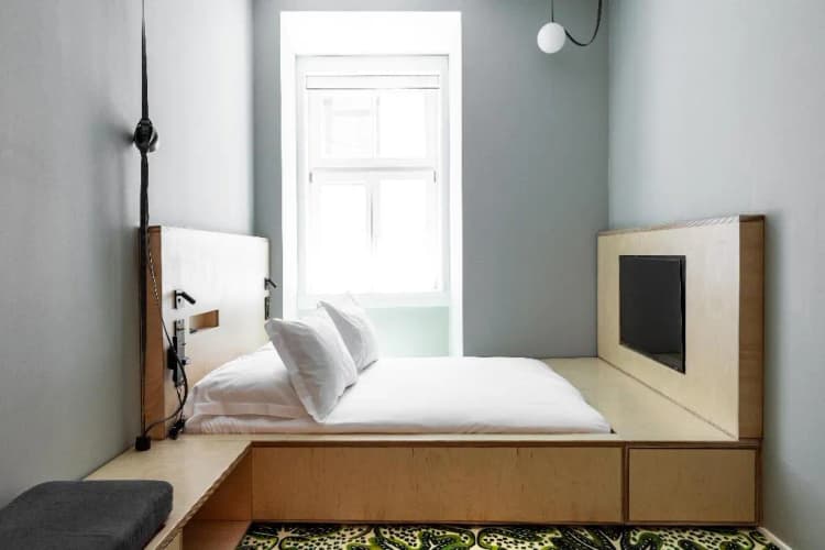 DOUBLE STANDARD Room, Independente Bica, Lisbon