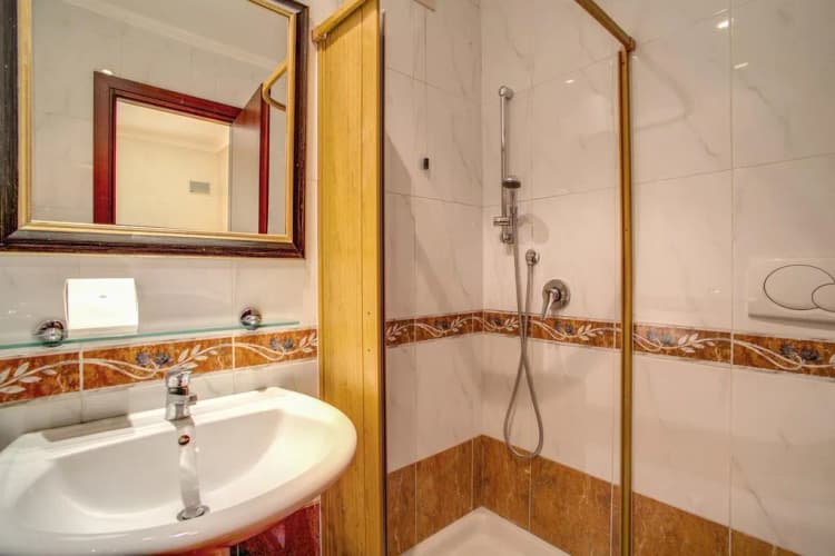 DOUBLE CAPACITY 3 Room, Picasso, Rome