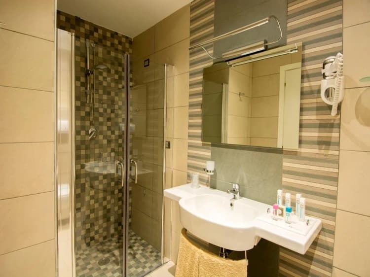 Double or Twin STANDARD Room, Eracle Hotel, Naples