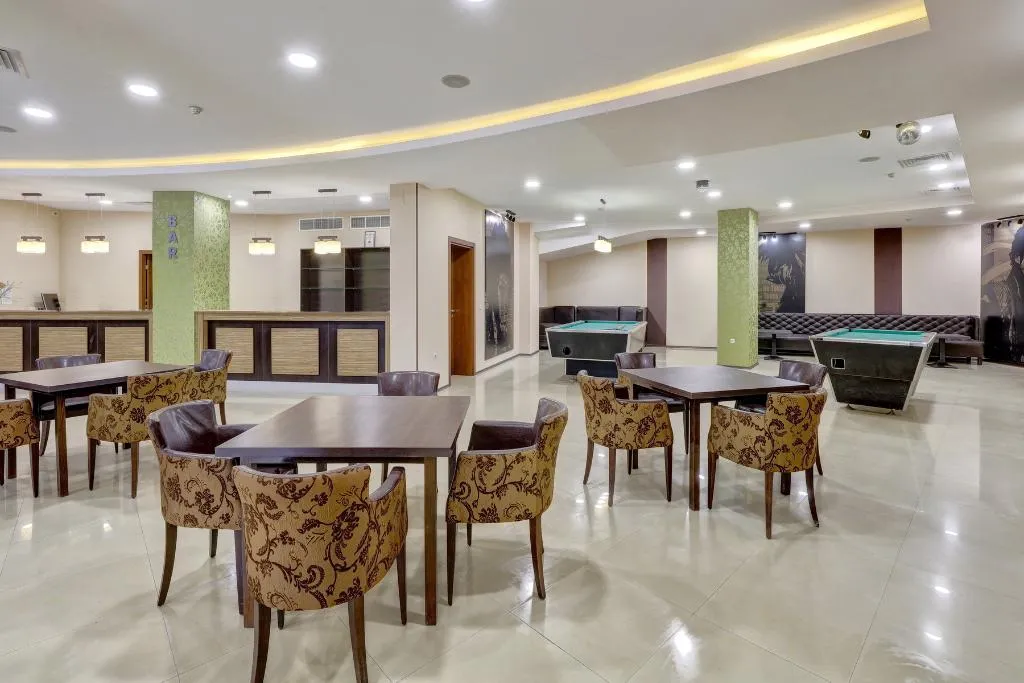 Bar, Continental, Varna