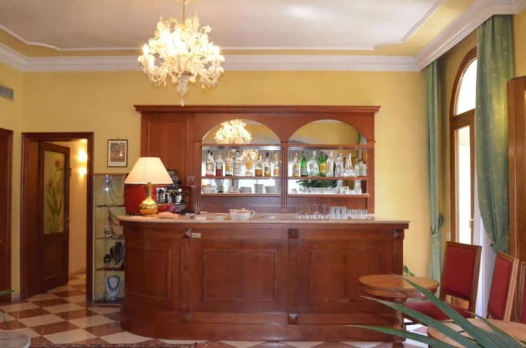 Bar, Villa Cipro, Venice