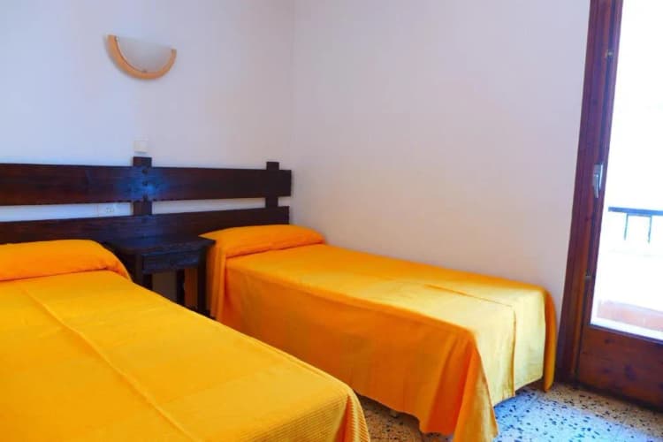 APARTMENT CAPACITY 6 THREE BEDROOM Room, Rentalmar Felix, Costa Dorada