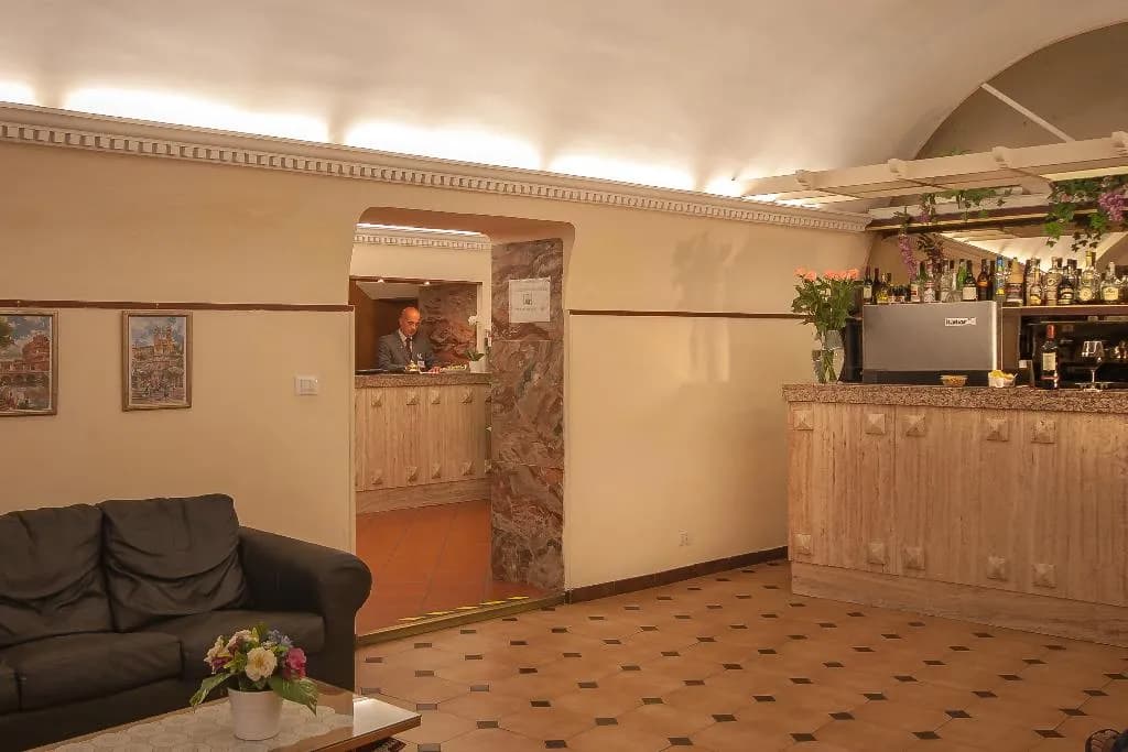 Bar, Tirreno, Rome