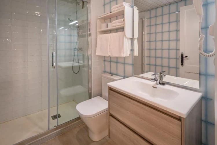 APARTMENT CAPACITY 4 ONE BEDROOM Room, Sorrabona Apartamentos, Costa Brava