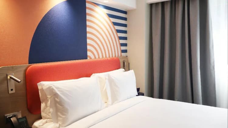 DOUBLE Accessible-Queen Size Bed Room, Holiday Inn Express Lisbon Principe Real, by IHG, Lisbon