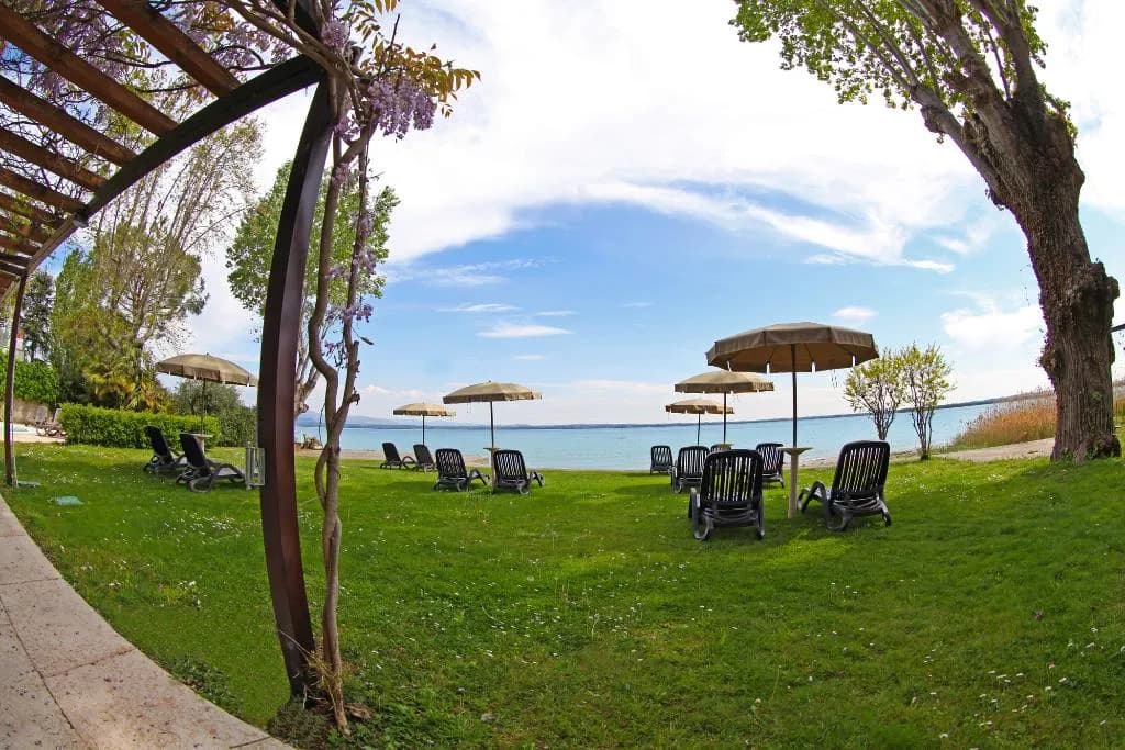 Beach, Smeraldo, Milan