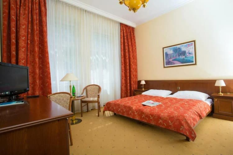 Double or Twin STANDARD Room, Royal Galerie, Prague