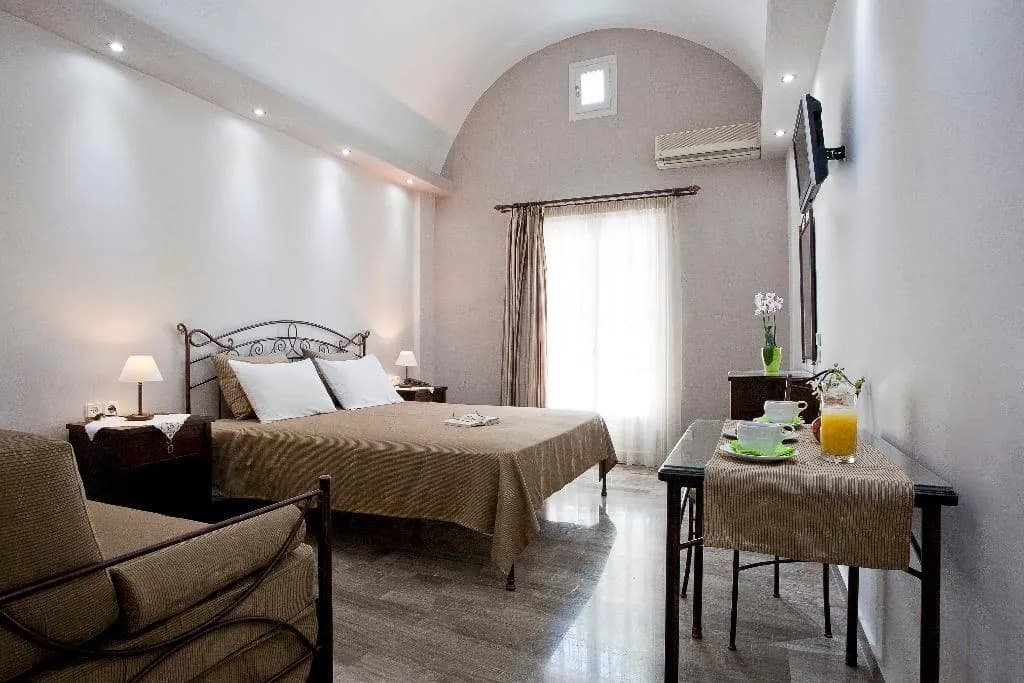 APARTMENT CAPACITY 3 Room, Preka Maria, Santorini