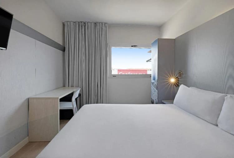 DOUBLE SINGLE USE STANDARD Room, B&B HOTEL Girona 2, Costa Brava