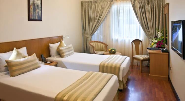 Double or Twin STANDARD Room, Landmark Plaza Hotel, Dubai
