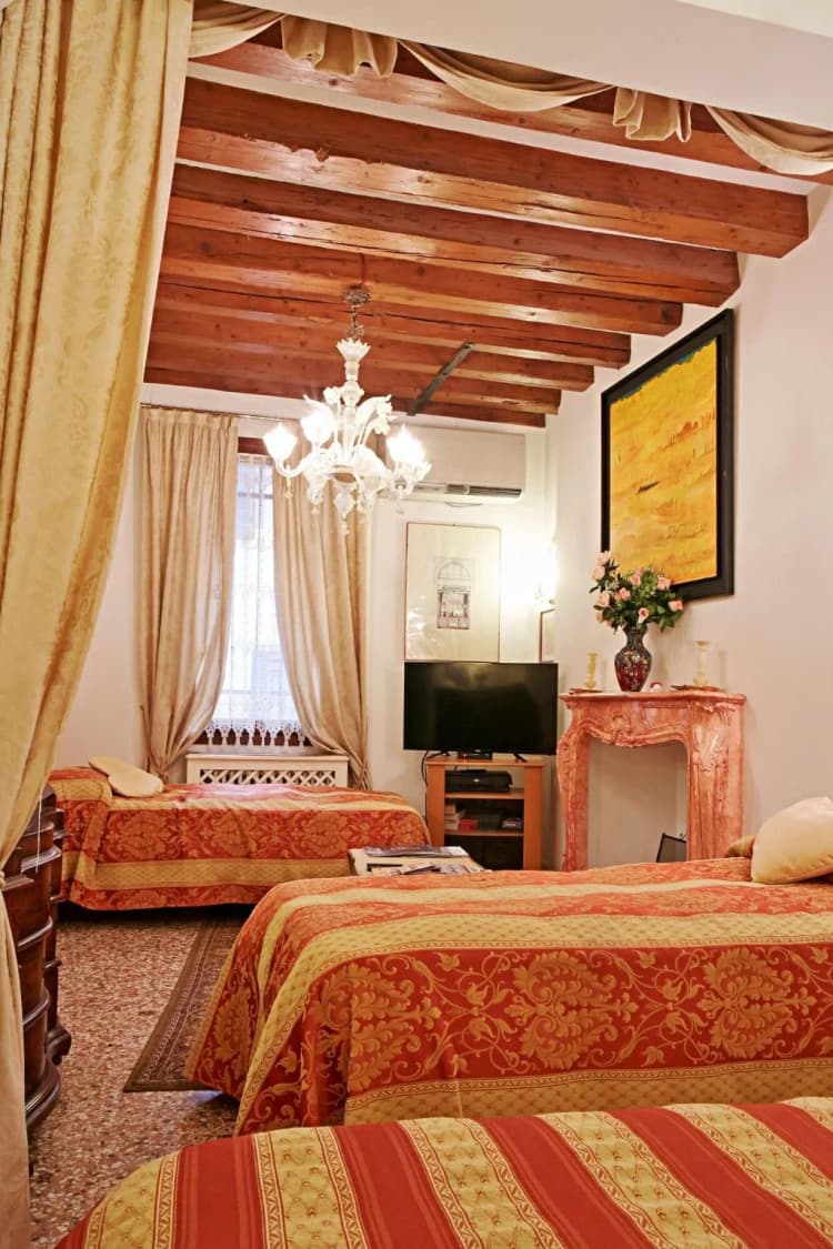 APARTMENT TWO BEDS Room, Hotel San Luca, Venice