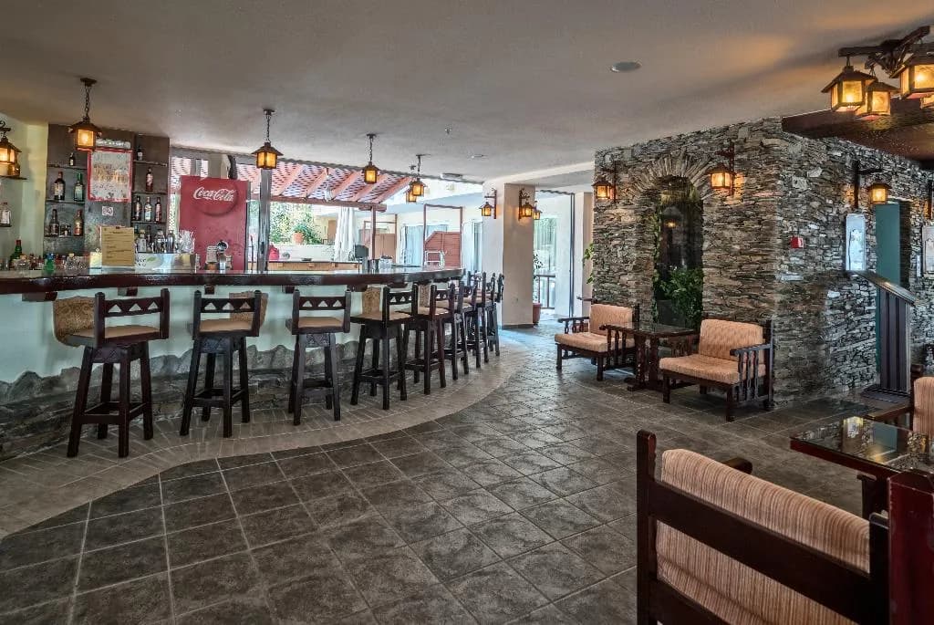 Bar, Ostria Studios, Crete