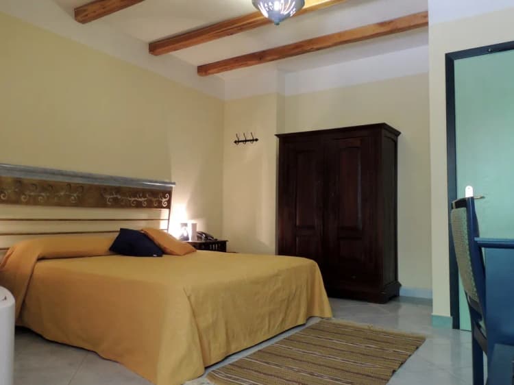 DOUBLE SINGLE USE GARDEN VIEW Room, Su Lithu, Olbia