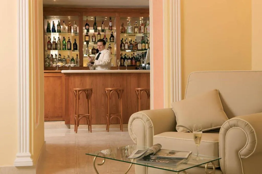 Bar, Hotel Prestige, Naples