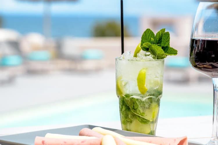Bar, En Plo Boutique Suites, Santorini