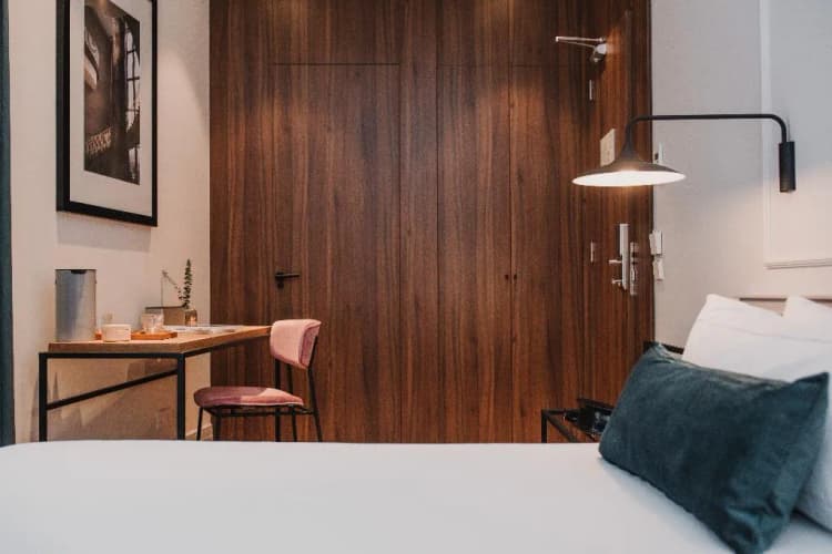 DOUBLE SINGLE USE STANDARD Room, Room Mate Collection Helen Berger, Valencia