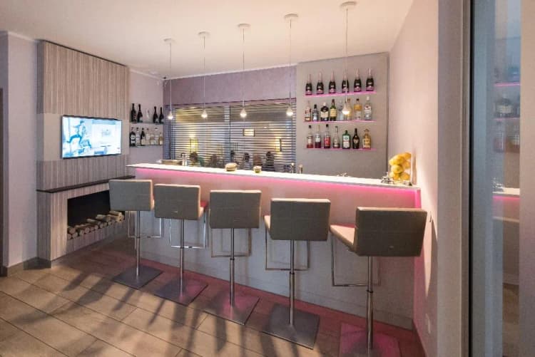Bar, New Orly, Alghero