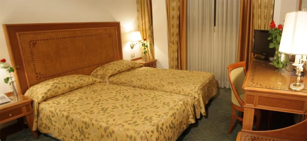 Double or Twin CLASSIC Room, Sunrise, Rome