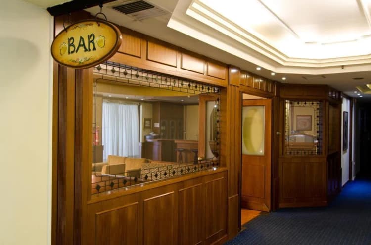 Bar, Vergina, Halkidiki