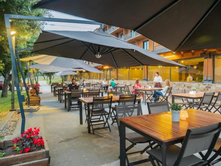 Bar, Montanya Hotel & Lodge, Costa Brava