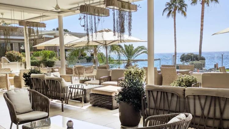 Bar, Crowne Plaza Limassol, Cyprus