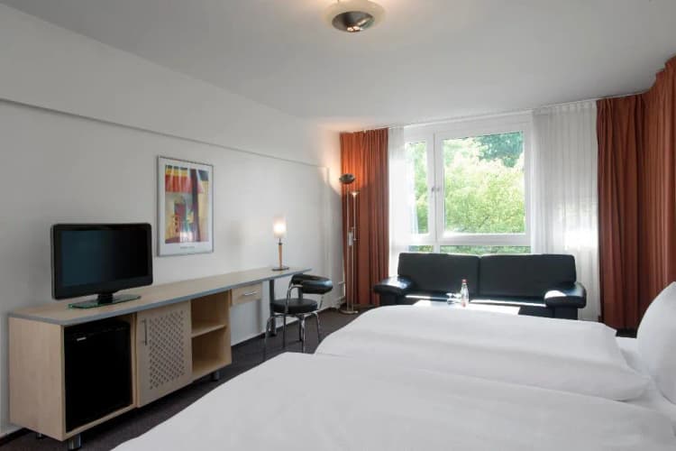DOUBLE CAPACITY 3 Room, Berlin City-West, Berlin