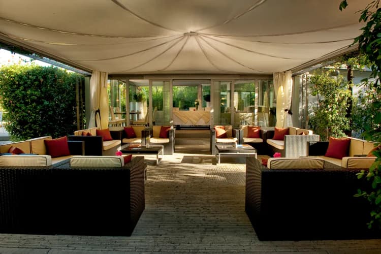 Bar, Eden Rock Resort, Florence