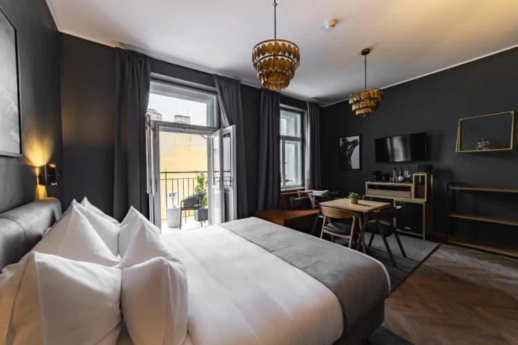 DOUBLE DELUXE WITH BALCONY Room, The Viaduct - Suites & More, Prague