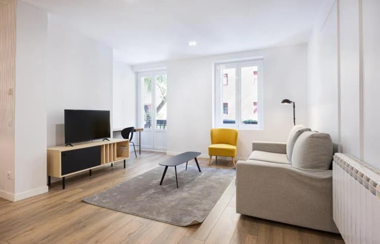 APARTMENT CAPACITY 5 TWO BEDROOMS Room, Smartr Atocha Reina Sofia, Madrid