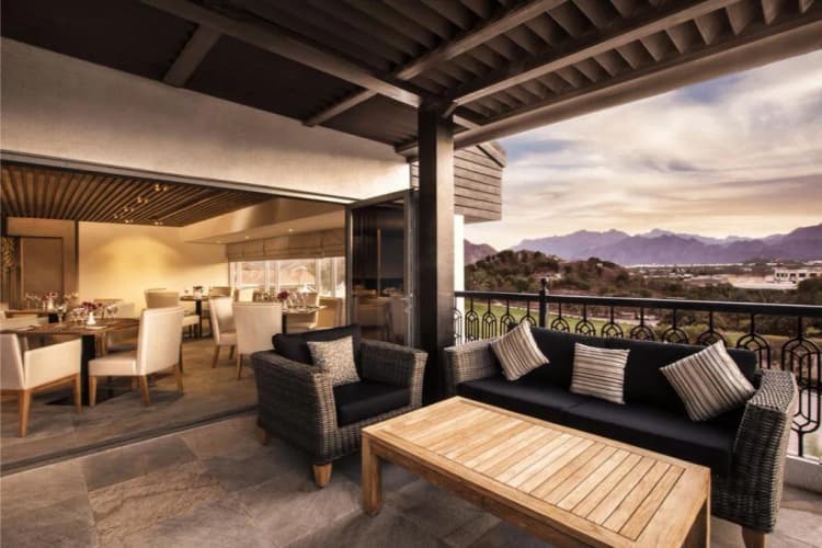 Bar, JA Hatta Fort Hotel, Dubai