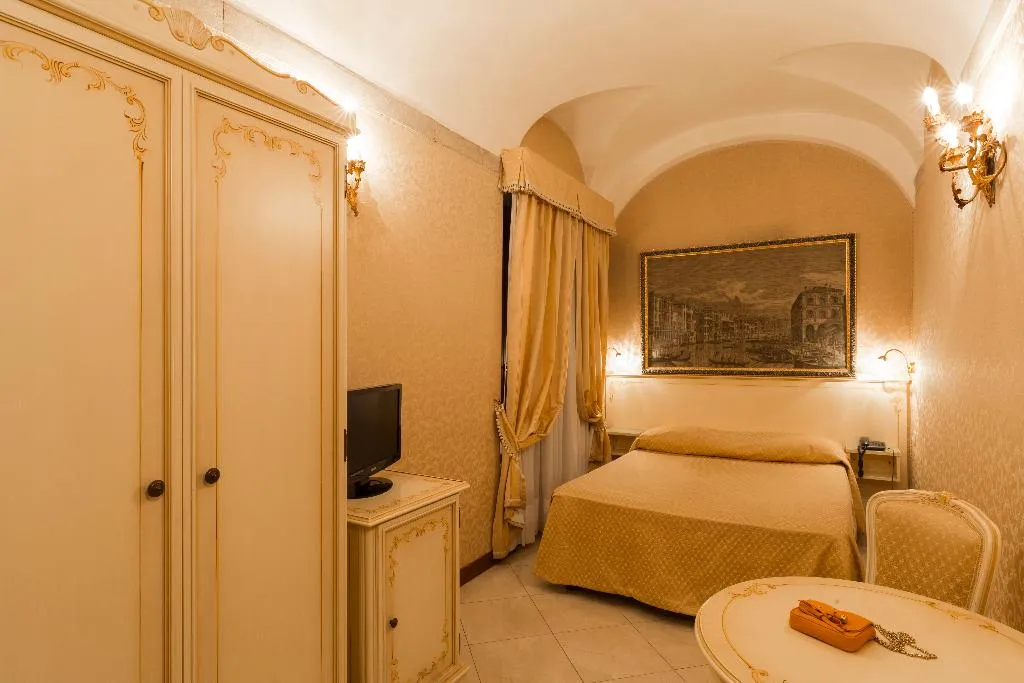 Double or Twin CLASSIC Room, Palazzo Guardi, Venice