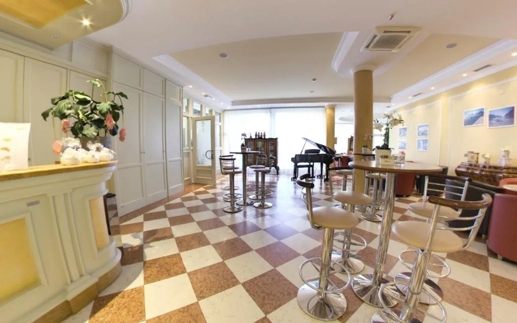 Bar, Grand Hotel Liberty, Milan