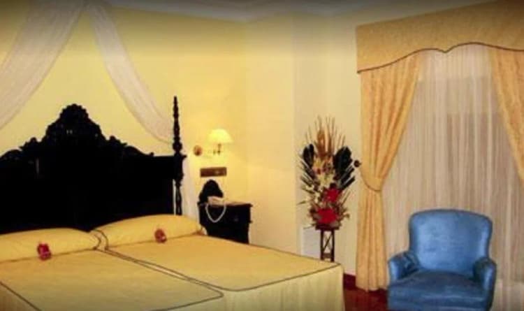 Room, Casa del Conde de Pinofiel, Andalucia