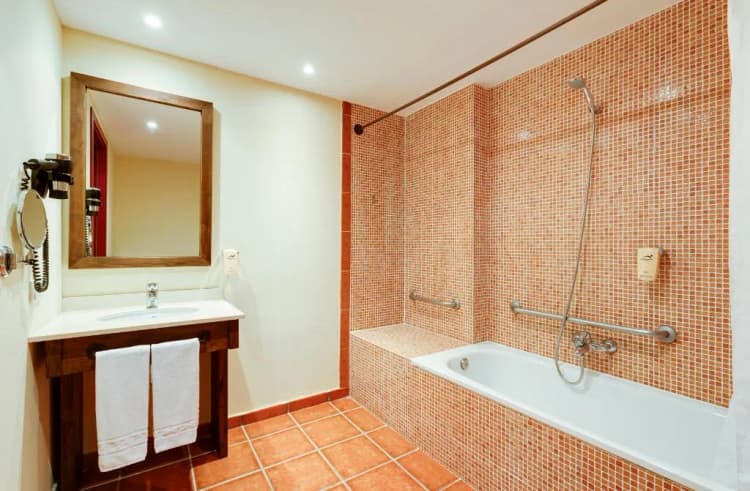 Double or Twin CAPACITY 2 Room, PortAventura El Paso + Ticket Included, Costa Dorada