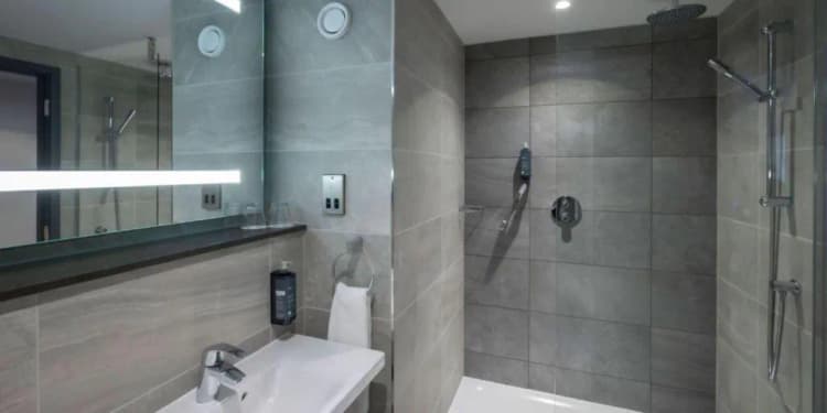 APARTMENT DELUXE Room, Maldron Hotel Pearse Street, Dublin