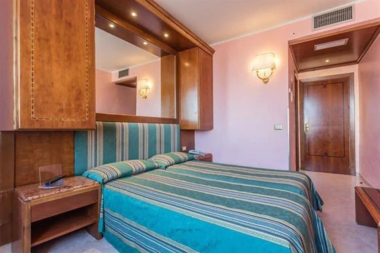 DOUBLE STANDARD Room, Raeli Hotel Siracusa, Rome