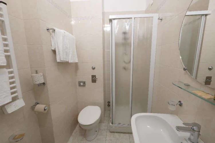 DOUBLE SINGLE USE STANDARD Room, Mistral, Milan