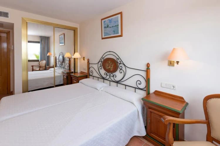 APARTMENT STANDARD Room, MAR HOTELS PAGUERA and SPA APARTMENTS, Majorca
