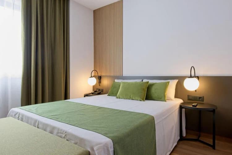 General view, Hotel Dwo Colours Alcala, Madrid